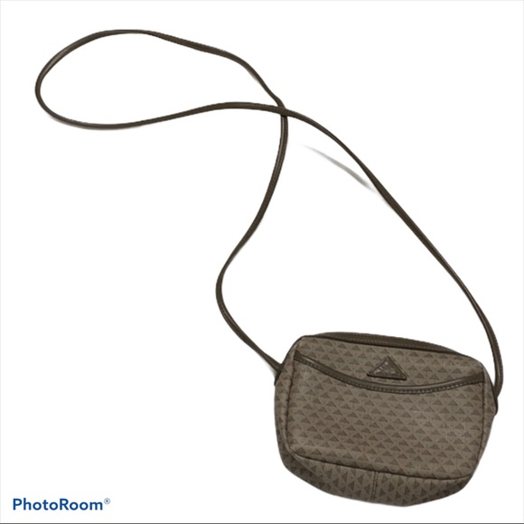 Liz Claiborne Handbags - VINTAGE LIZ CLAIBORNE CROSSBODY BAG